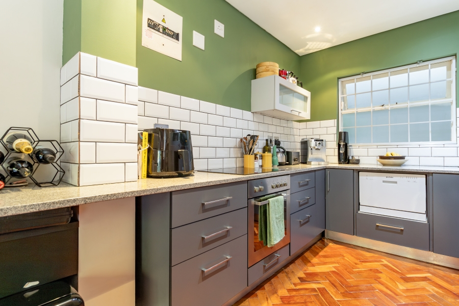 To Let 2 Bedroom Property for Rent in Vredehoek Western Cape